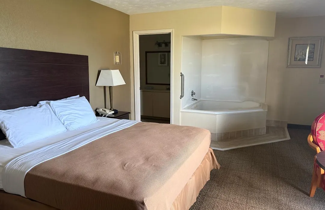 Clinton Inn & Suites-1
