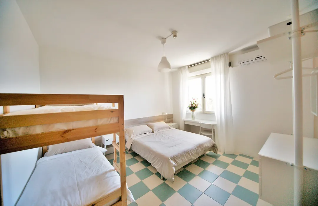 Hotel Happy-1