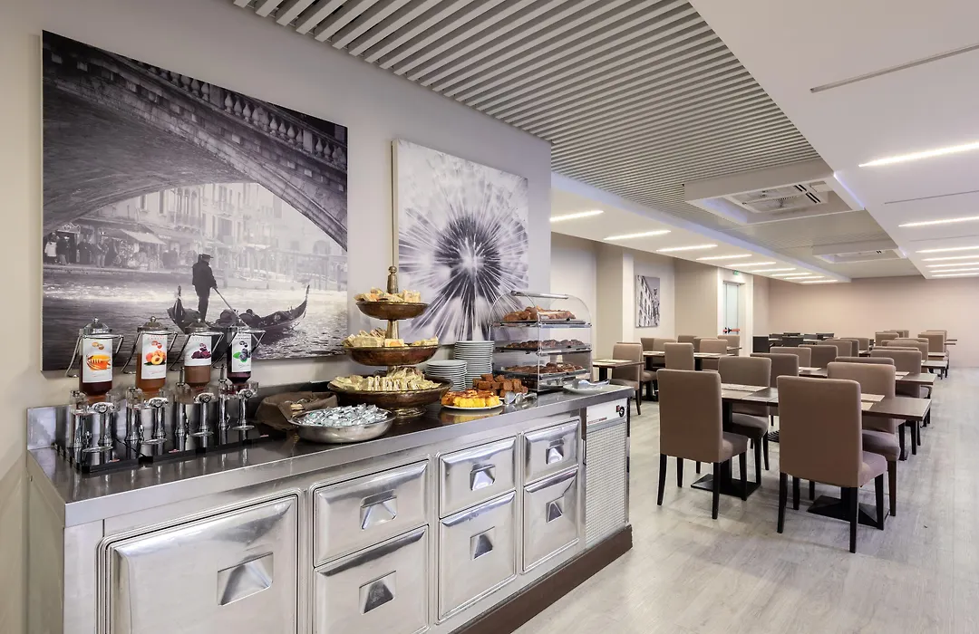 Quality Hotel Delfino Venezia Mestre-1