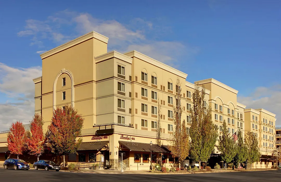The Grand Hotel In Salem-1