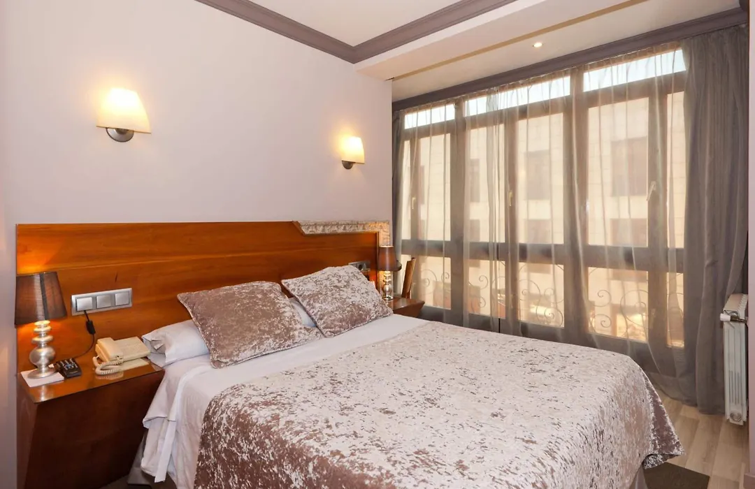 Hotel Vetusta-1