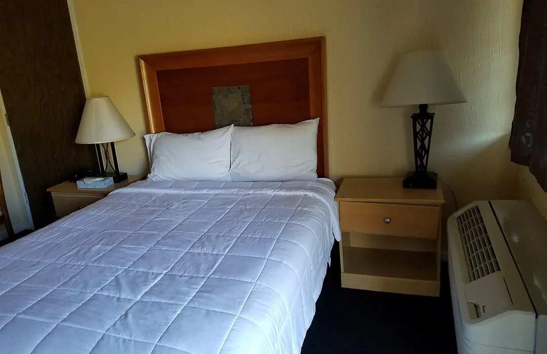 Grays Harbor Inn & Suites-1