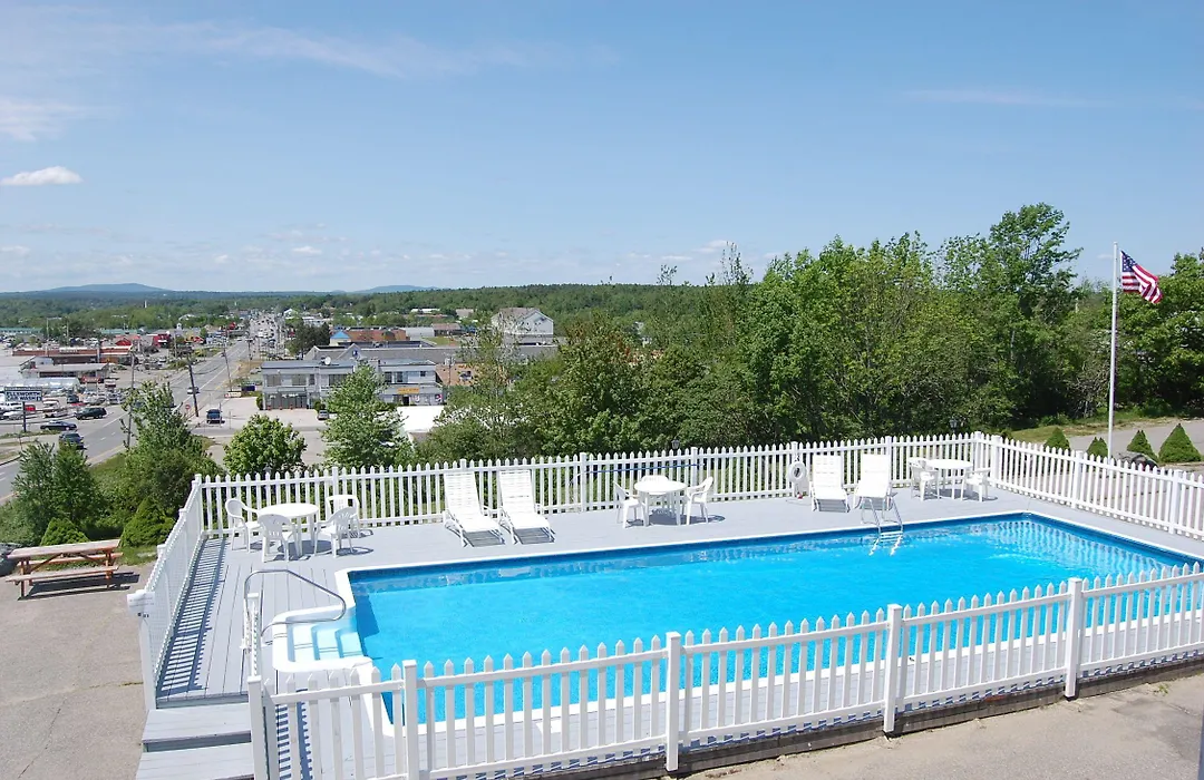 The Eagle'S Lodge Motel-1