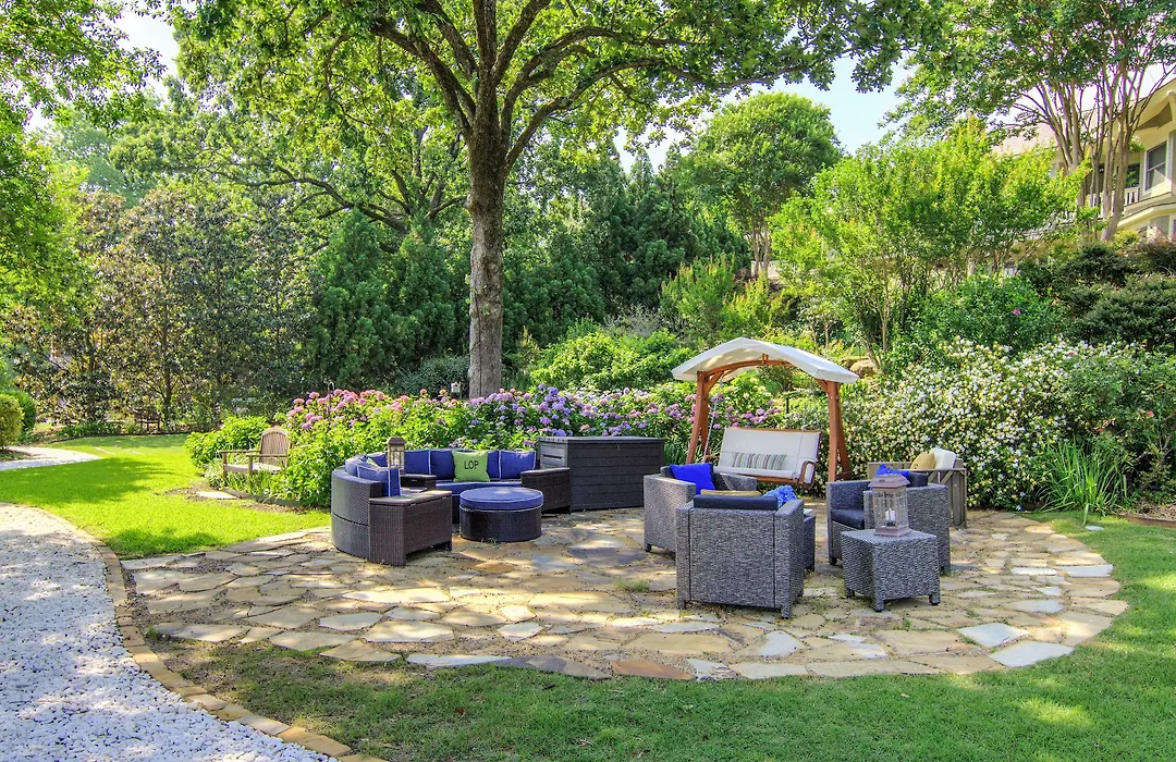 Lookout Point Lakeside Inn-1