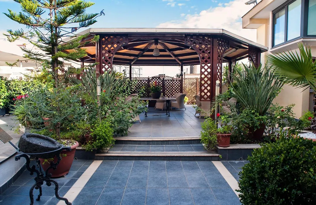 Magri'S Hotel-1