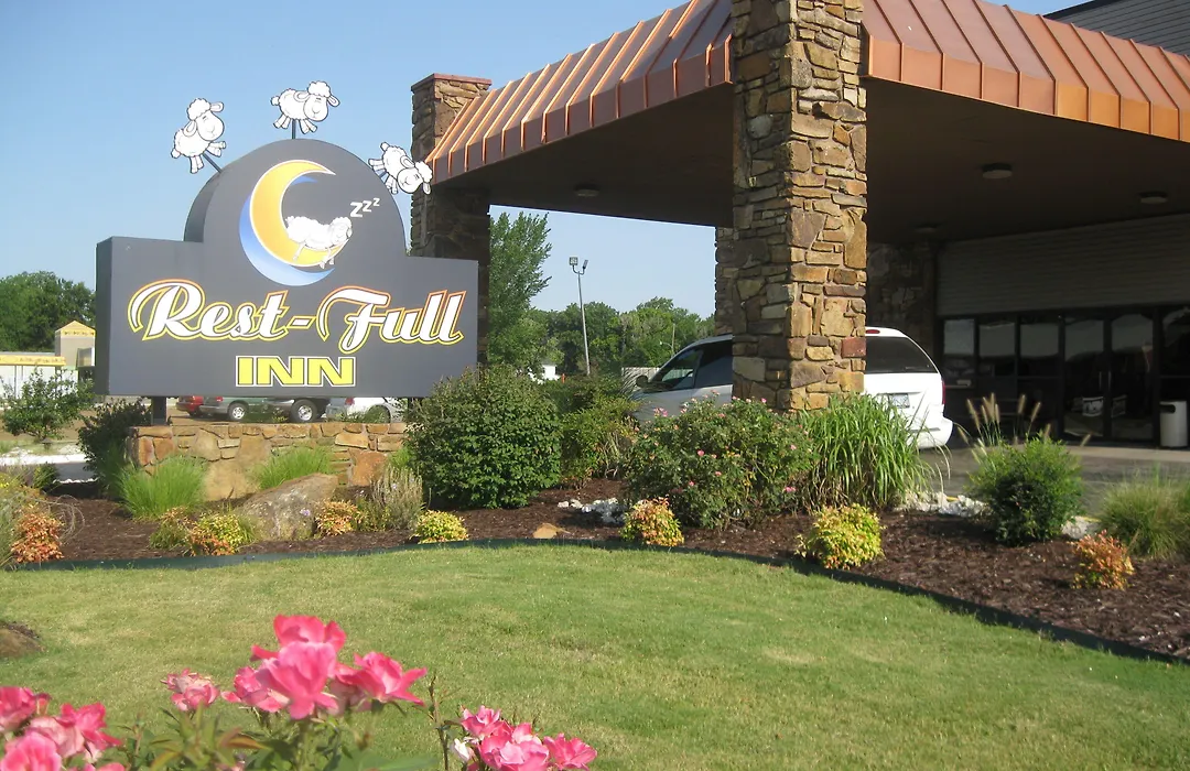Travelodge By Wyndham Coffeyville-1