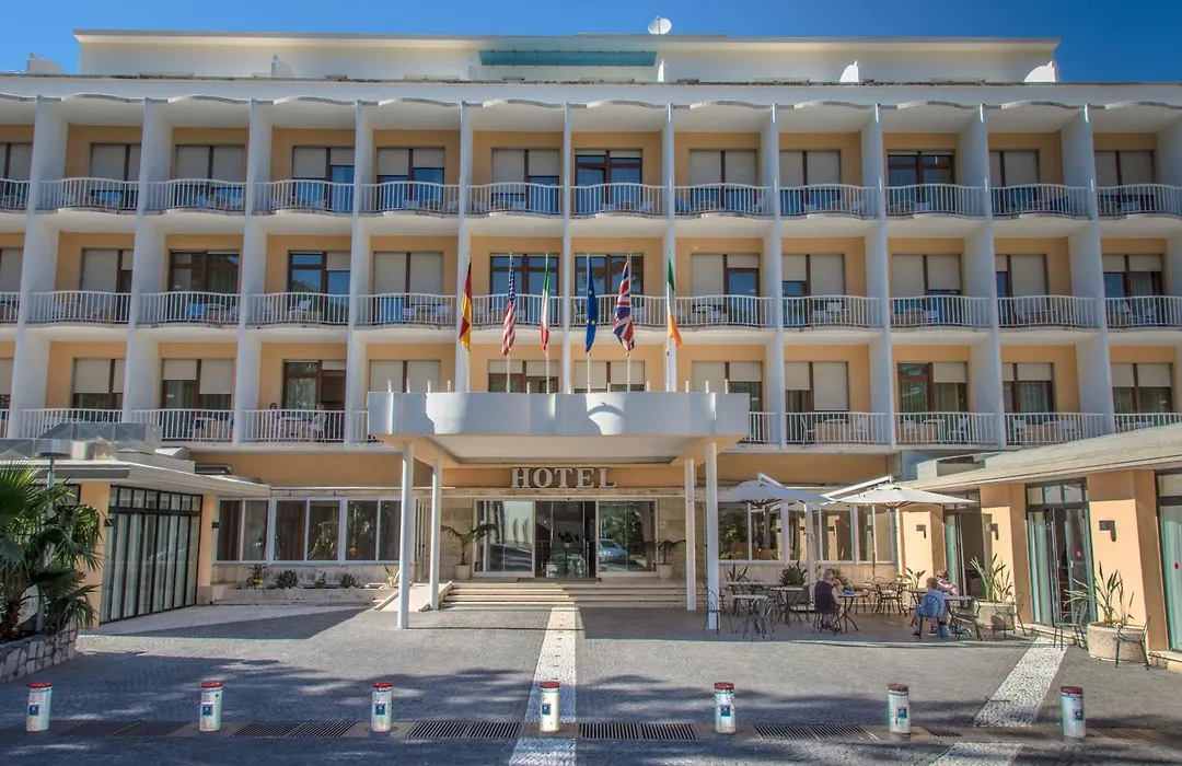 Grand Hotel Moon Valley-1