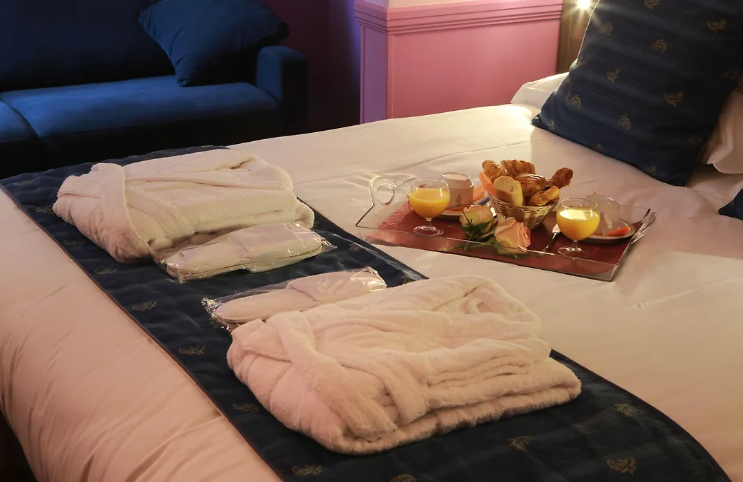 Hotel Poussin-1