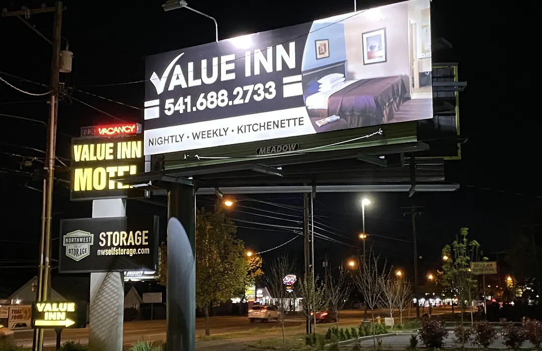 Valueinn Eugene - Airport-1