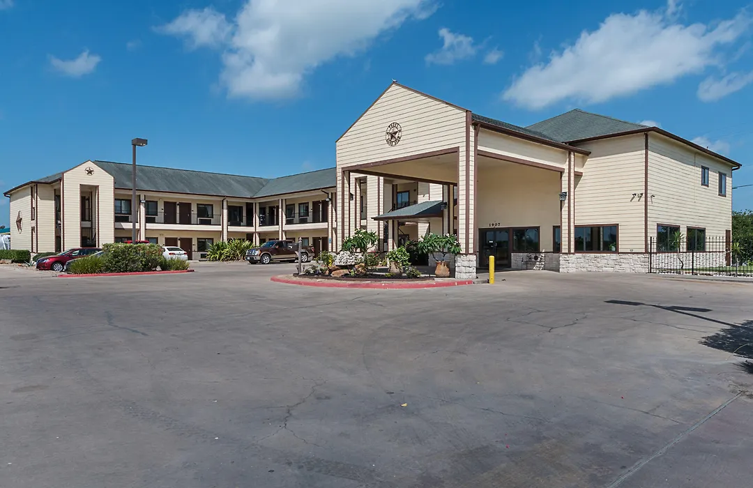 Quality Inn & Suites Victoria South-1