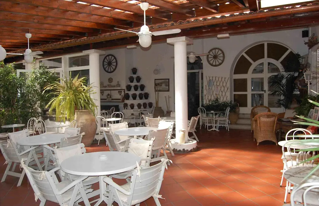 Hotel Villa Augustus-1