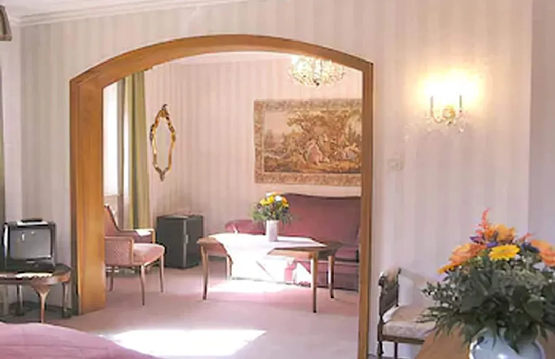 Burghotel-1