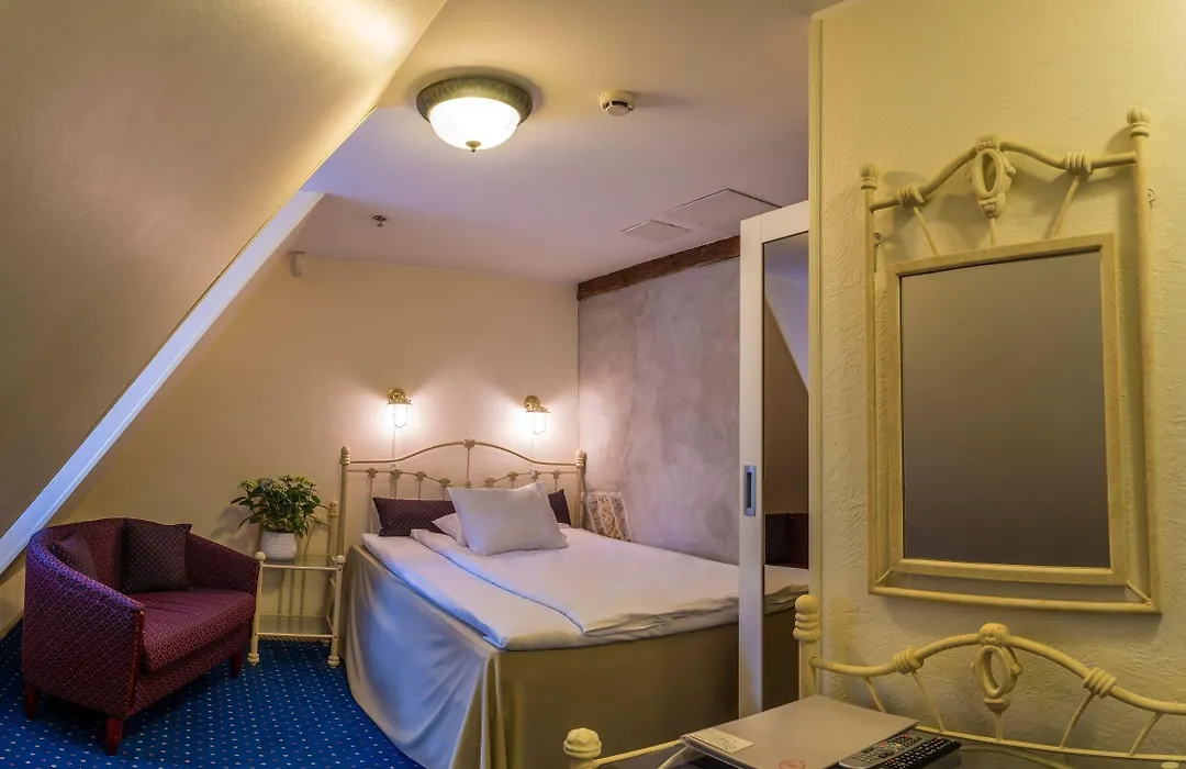 Cru Hotel-1