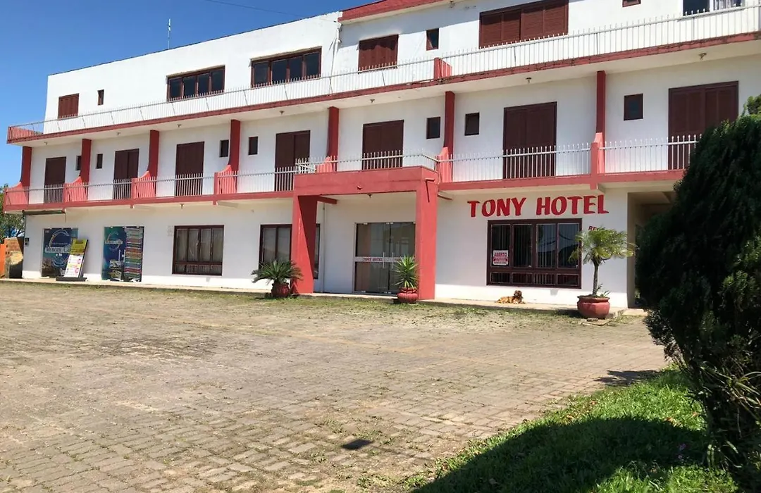 Tony Hotel-1