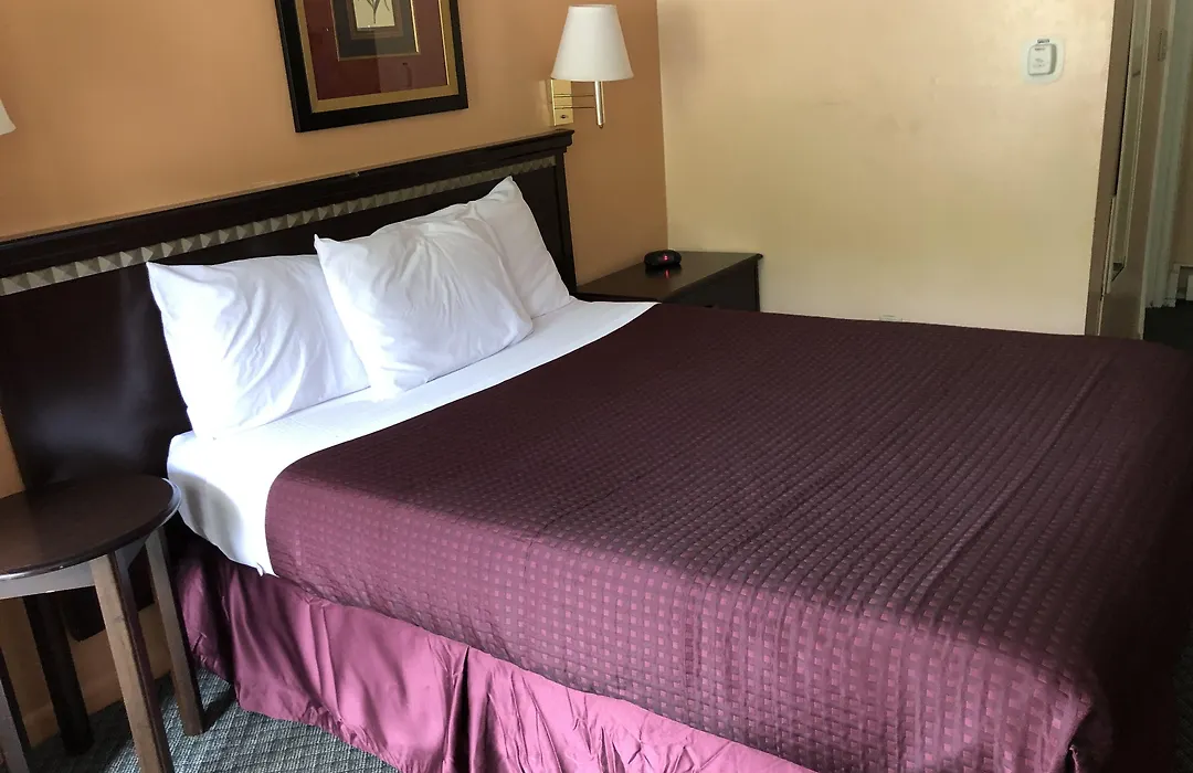Hometown Inn-1