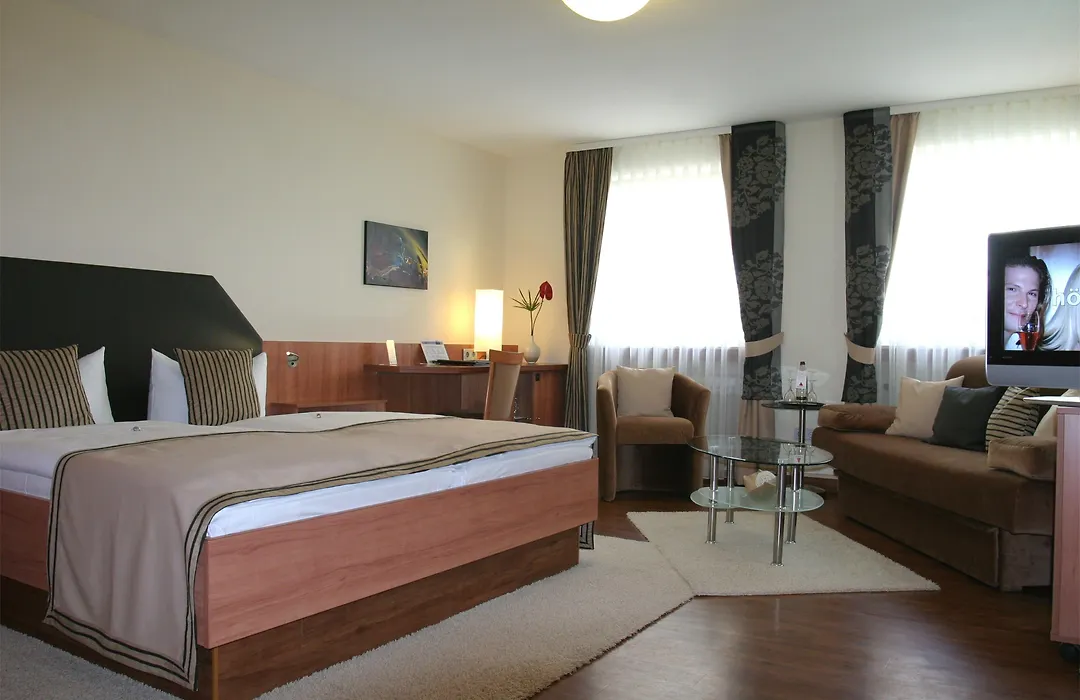 Hotel Merkur-1