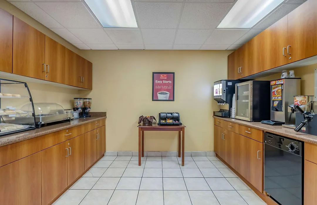 Econo Lodge Inn & Suites Des Moines Fairgrounds Area-1