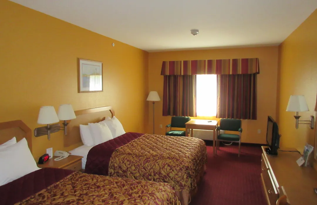 Parkfield Inn - Warsaw-1
