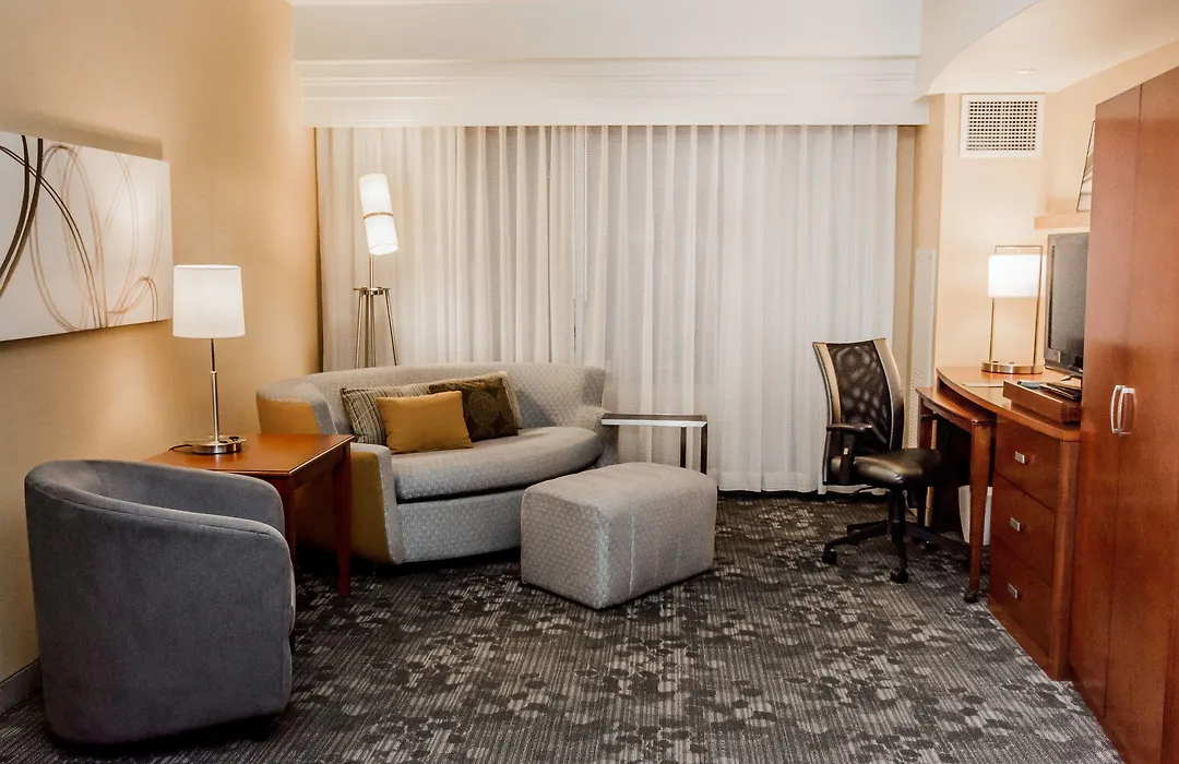 Courtyard By Marriott Lafayette-1