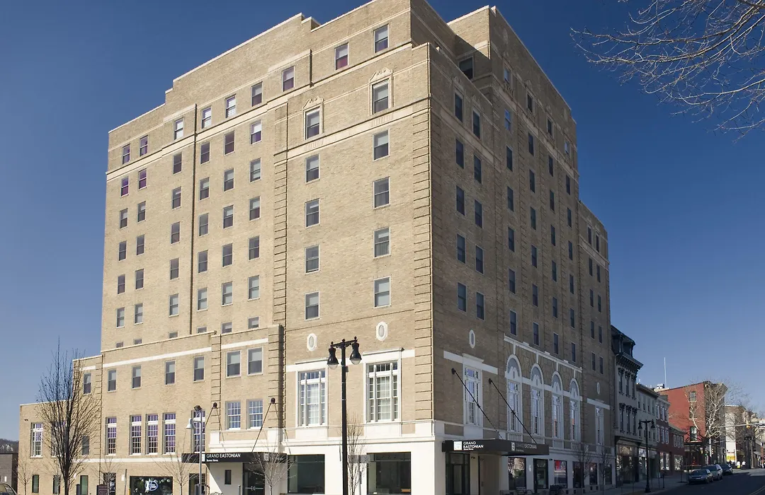 Grand Eastonian Hotel & Suites-1