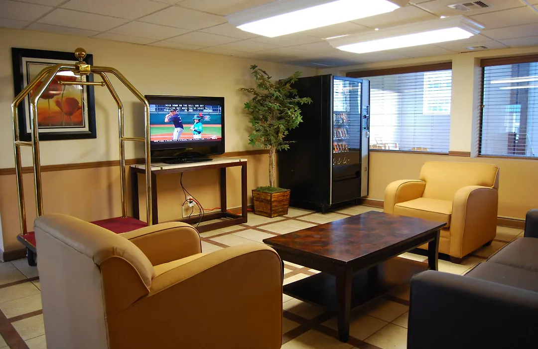 Super 8 By Wyndham Oklahoma City-1