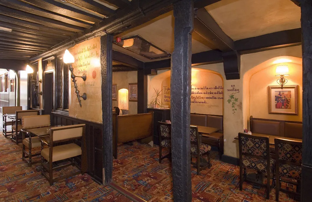 George & Pilgrims Hotel-1