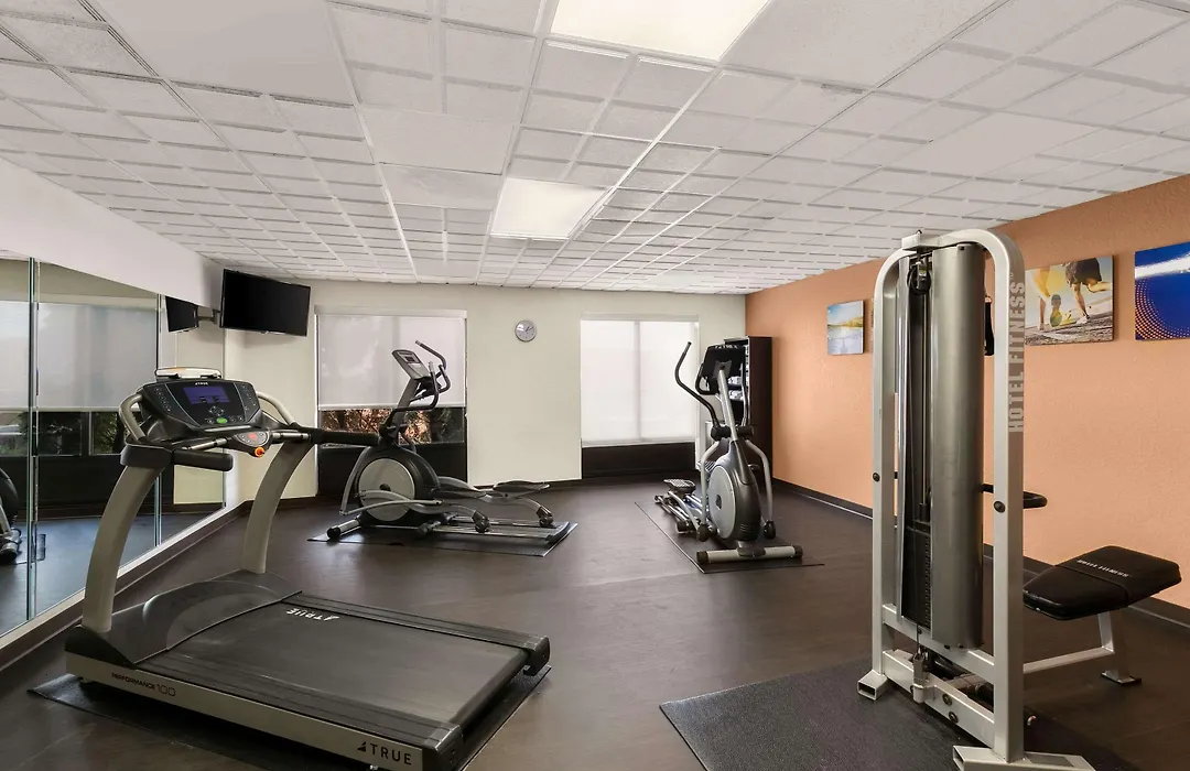 Comfort Suites Commerce-1