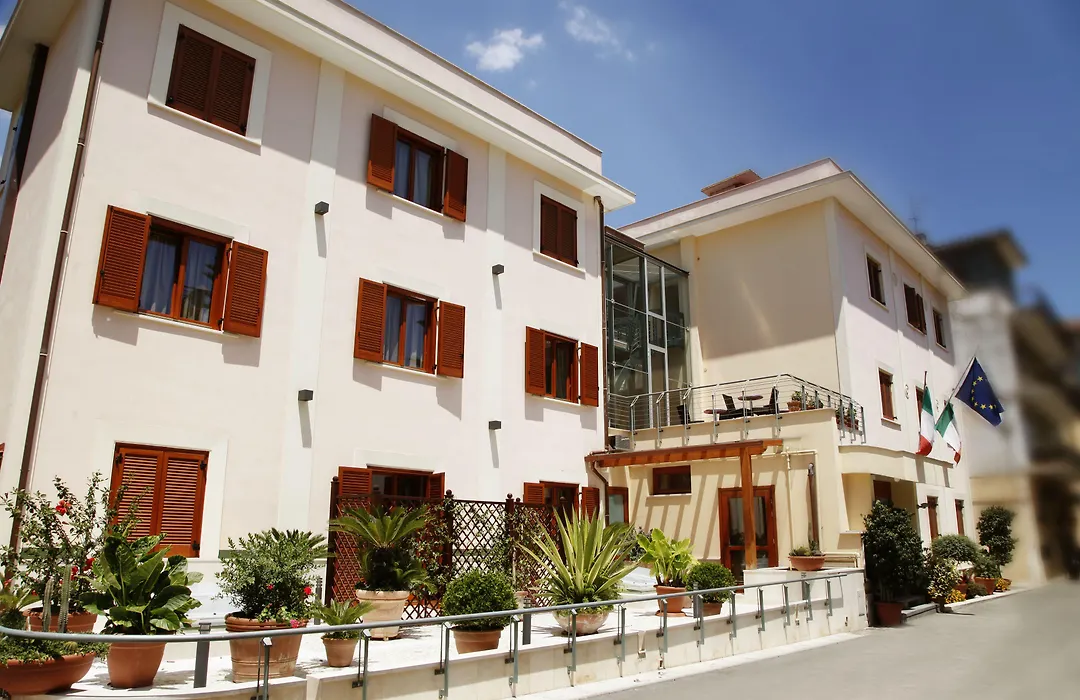 Hotel Diana-1