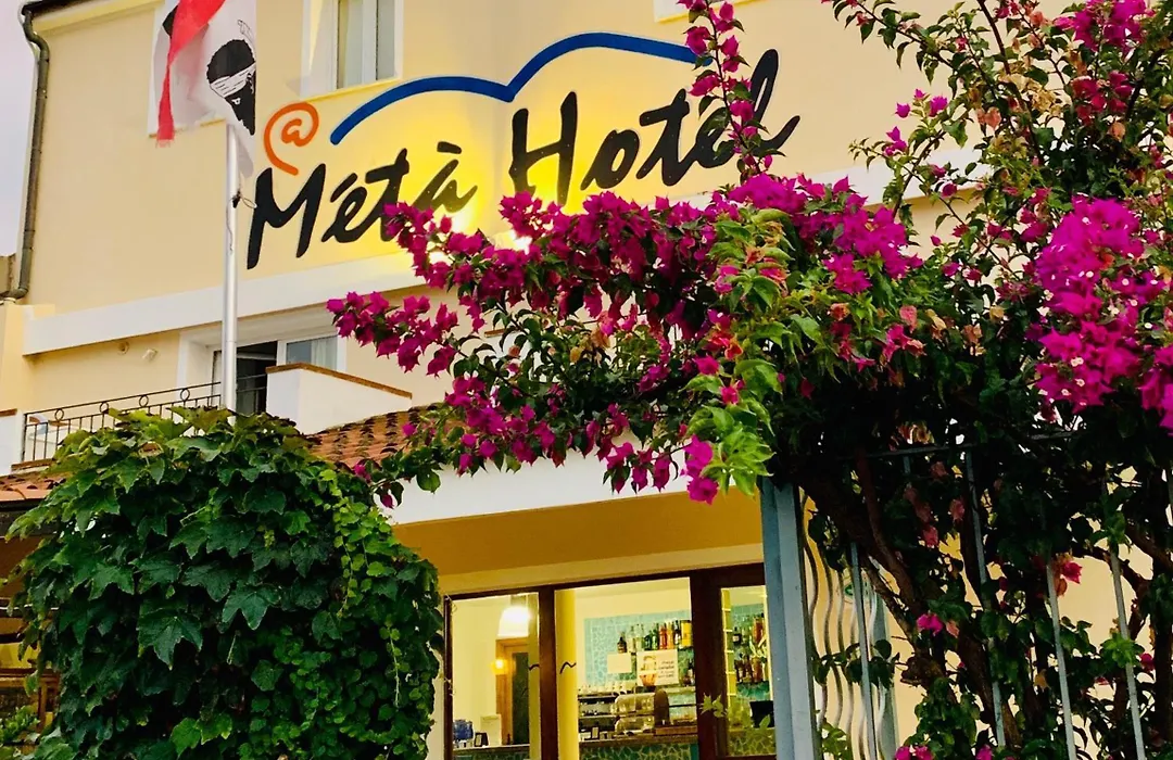 Meta Hotel-1