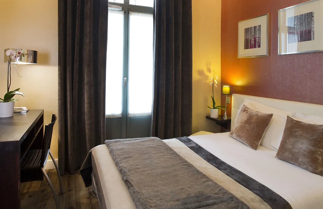 Hotel des Arceaux-1
