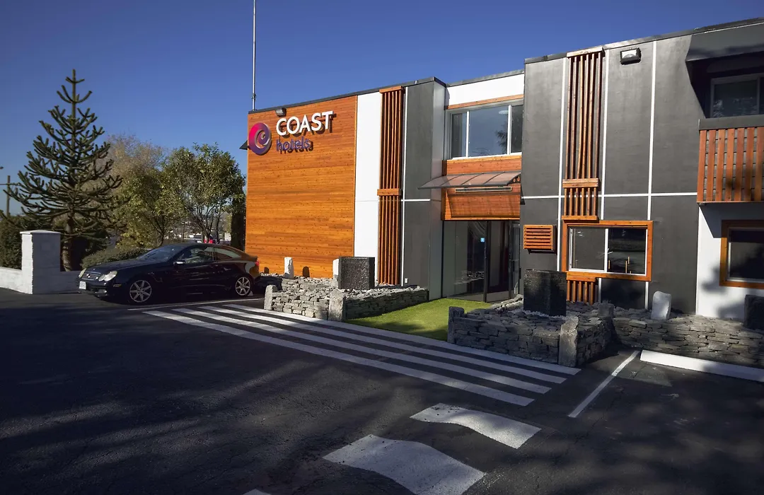 Coast Metro Vancouver Hotel-1