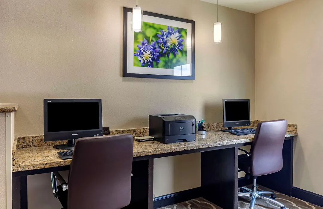 Comfort Inn & Suites Paris-1