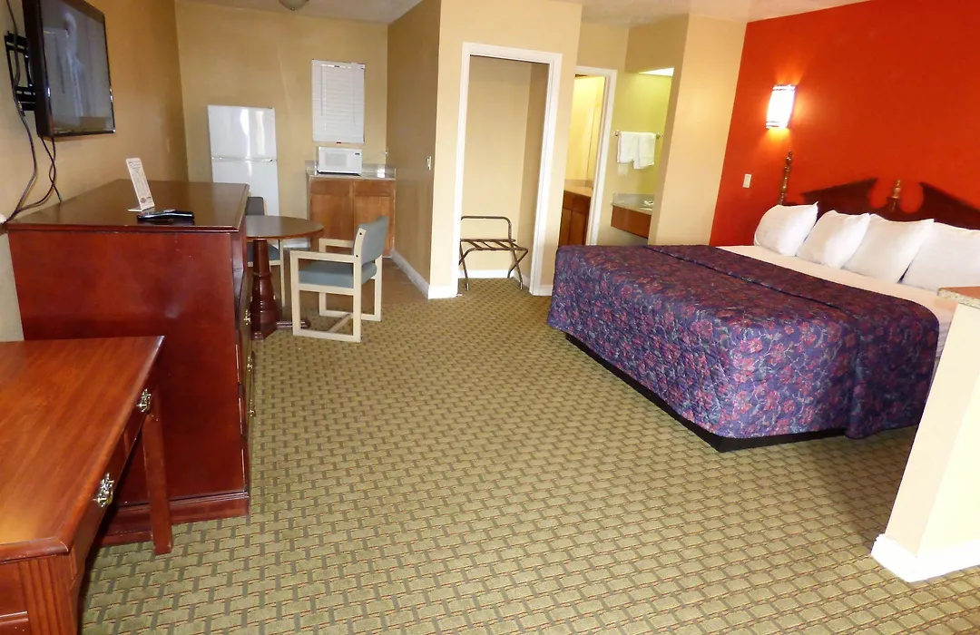 Economy Inn & Suites-1