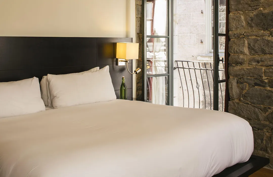 Le Petit Hotel Montreal-1