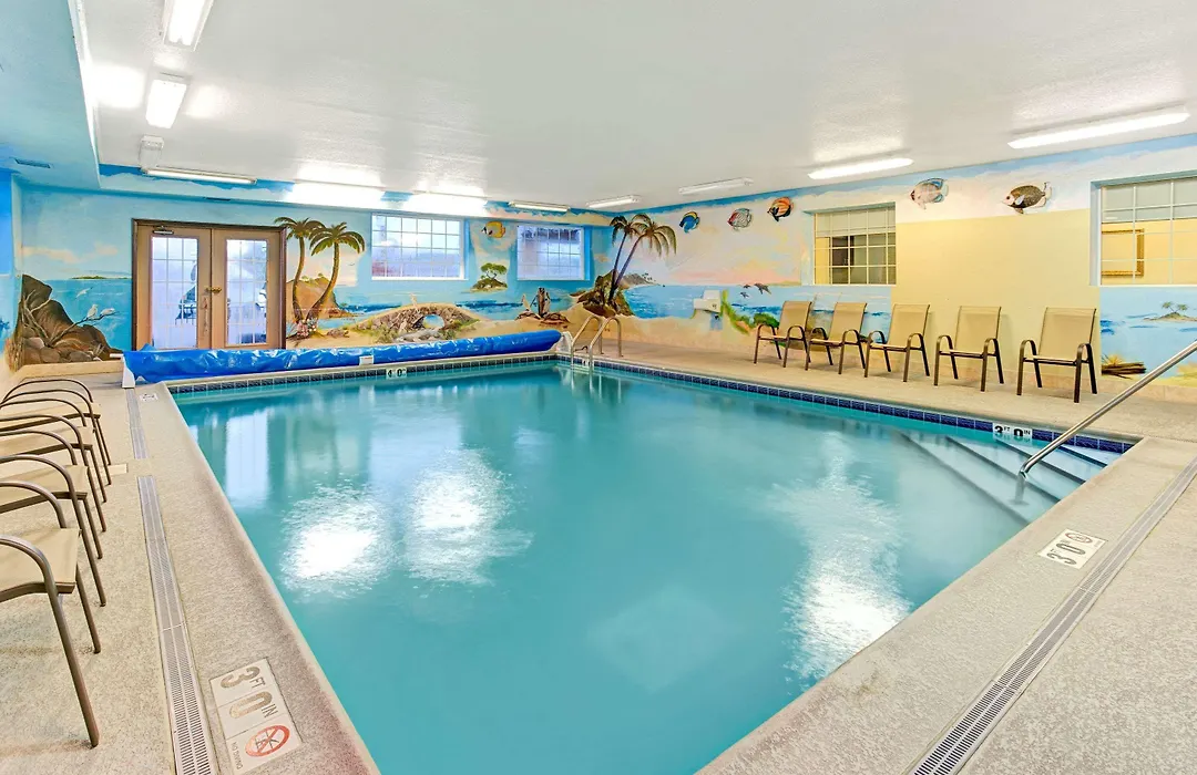 Super 8 By Wyndham Gurnee-1