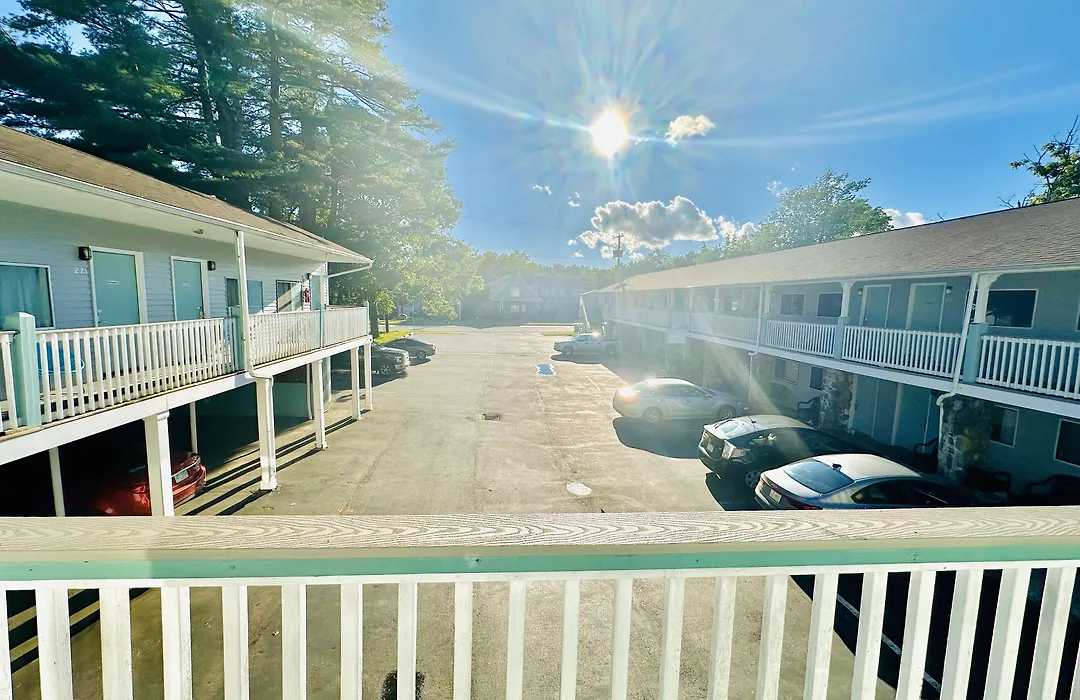 Hampton Motor Inn-1