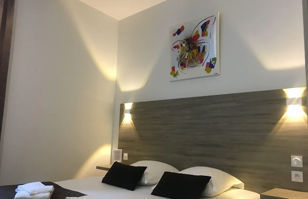 Hôtel Le Biarritz - Vichy-1