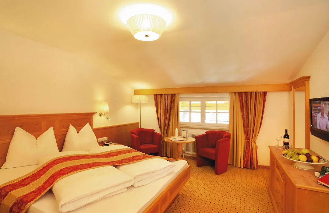 Alpenherz Hotel Garni-1