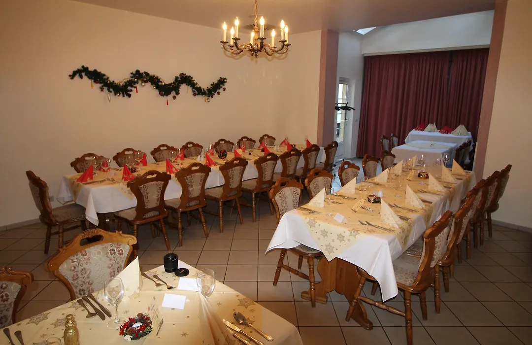 Hotel Weisser Schwan-1
