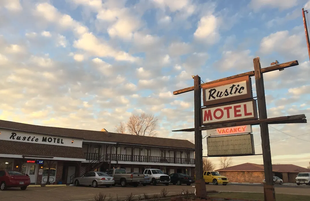 Rustic Motel Rolla-1