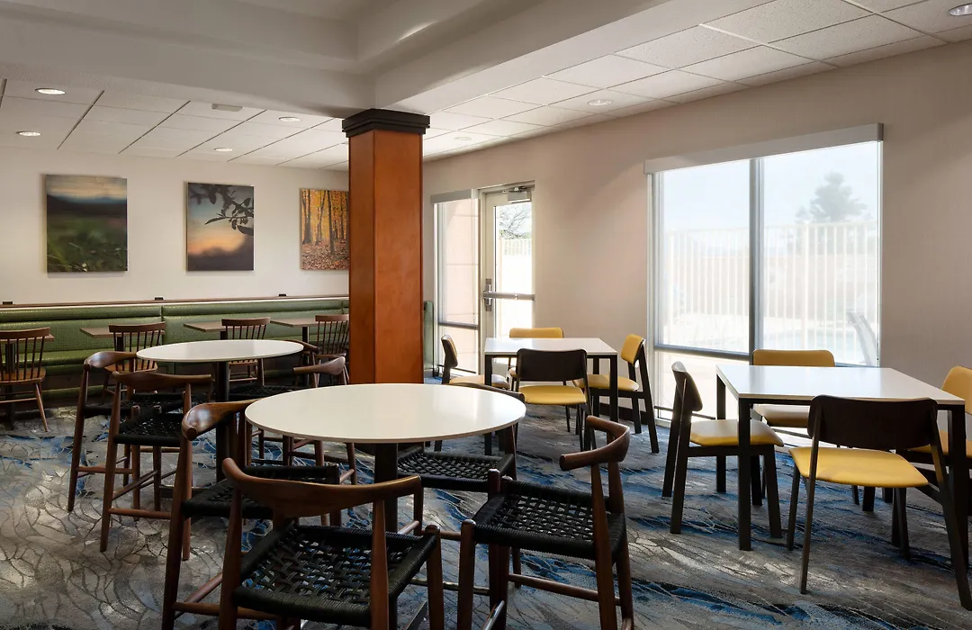 Fairfield Inn & Suites Redding-1
