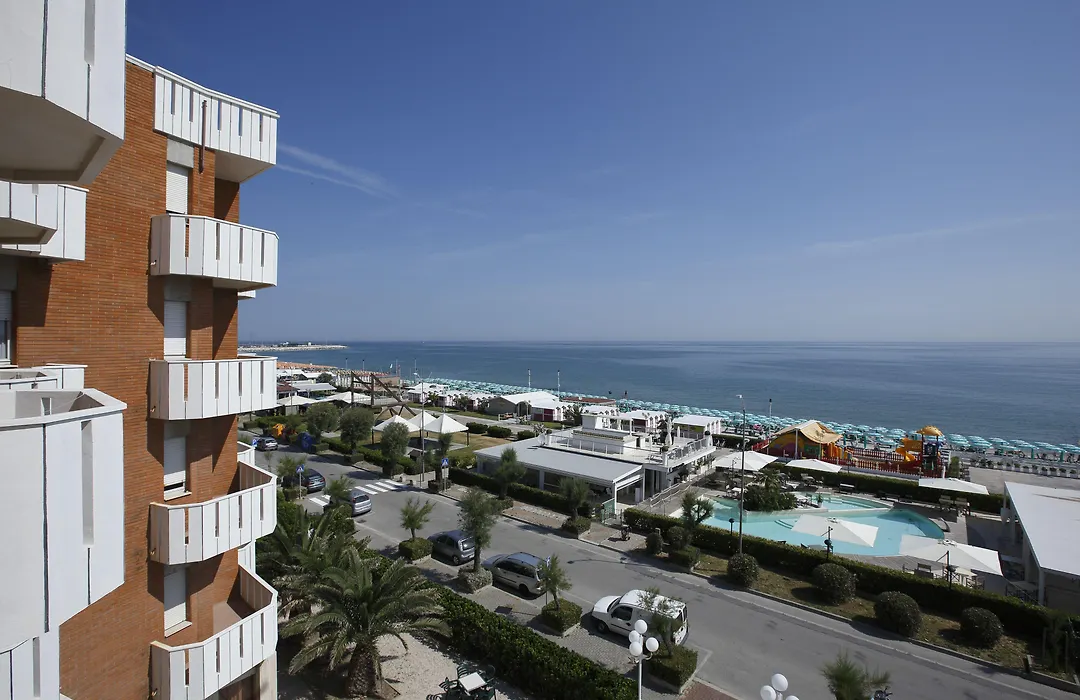 Hotel Continental Fano-1