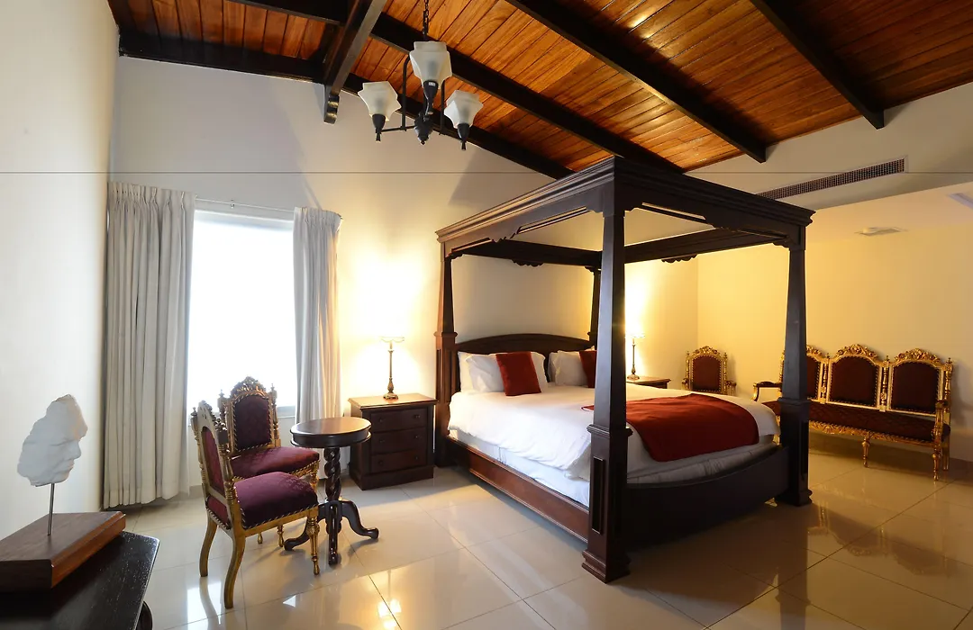 Hotel Contempo-1