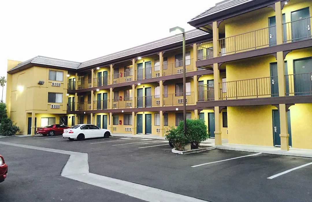 Simply Home Inn & Suites - Riverside-1