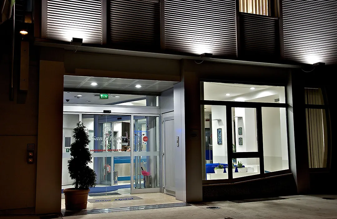 Sam Hotel-1