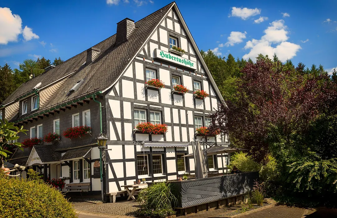 Hotel&Gasthof Hubertushöhe - Ihr Hotel für Urlaub mit Hund-1
