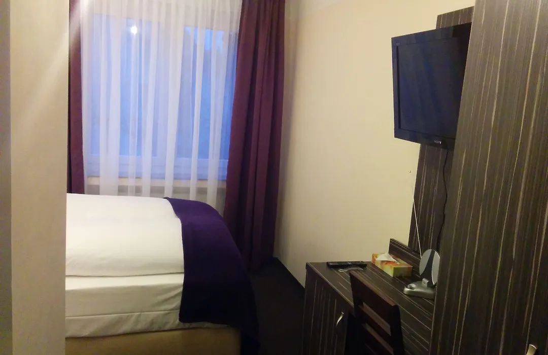 Hotel Famosa-1