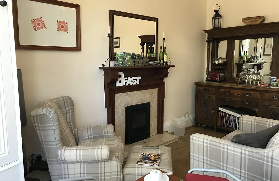 Ravenswood Guest House-1