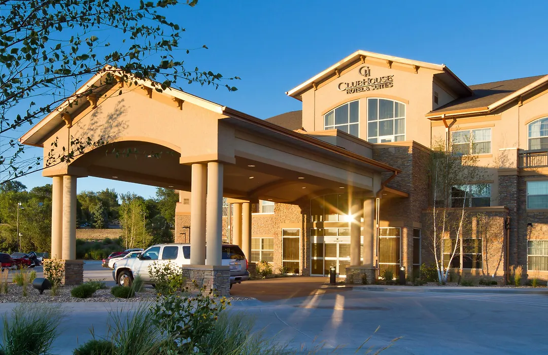 Clubhouse Hotel And Suites-1