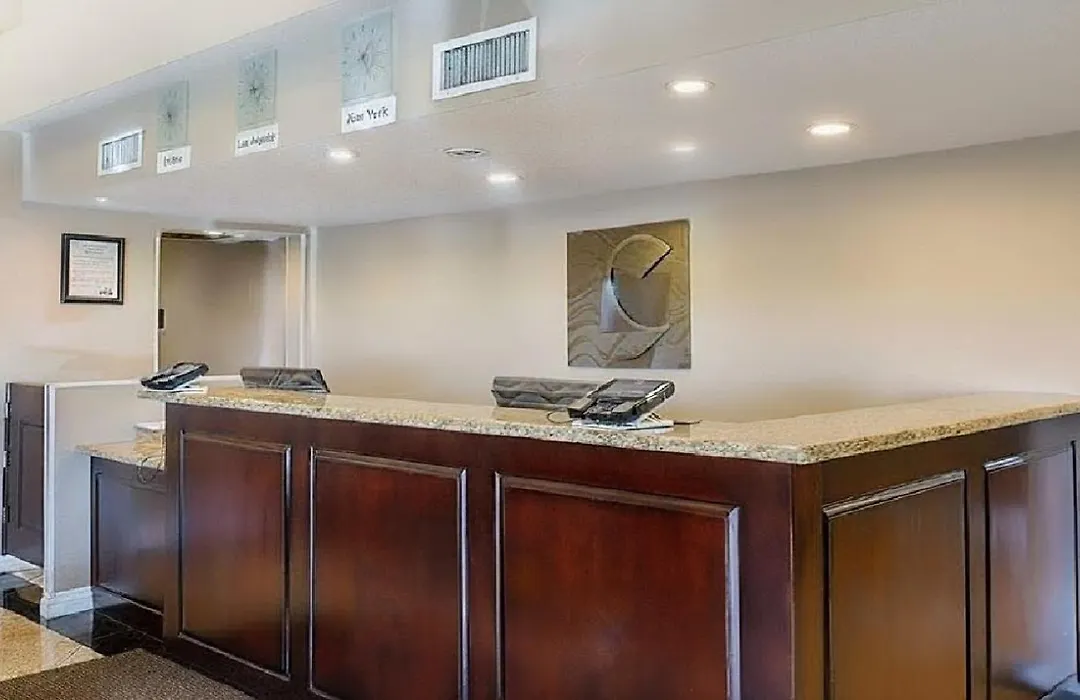 Comfort Inn & Suites Huntington Beach-1